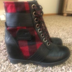 Sorel wedge lace up boot